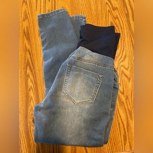 Maternity Skinny jeans- size medium